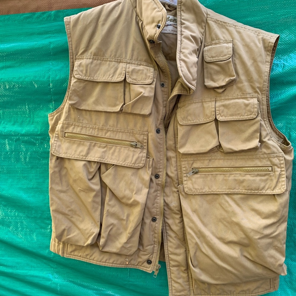 Cabbelas down vest